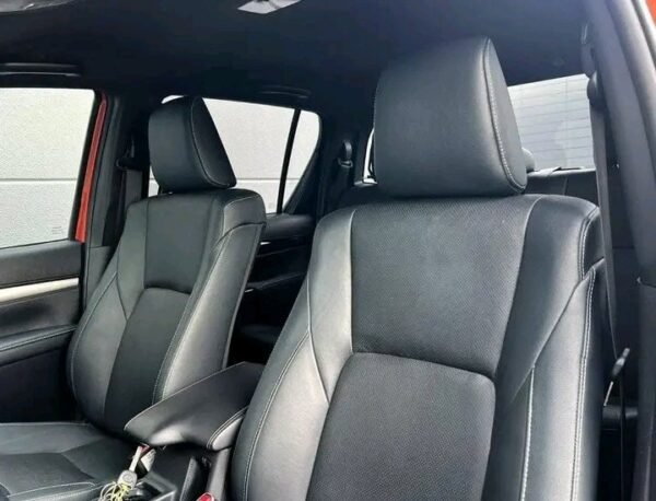 Toyota Hilux – Image 6