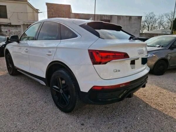 Audi Q5 – Image 2