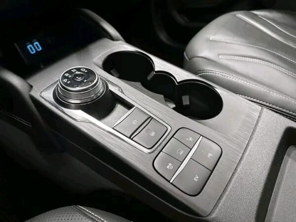 Ford Kuga Plug-in Hybrid – Image 13