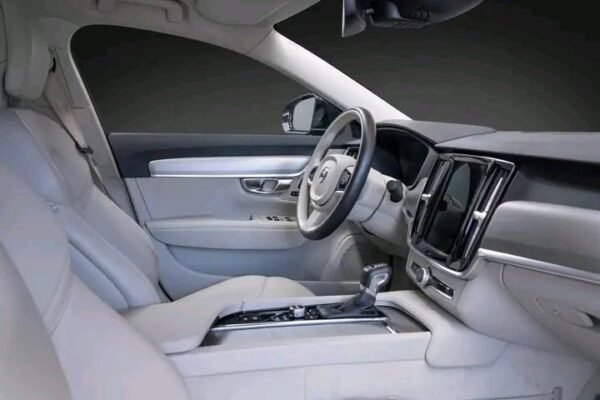 Volvo S90 – Image 13
