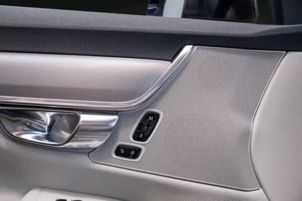 Volvo S90 – Image 32
