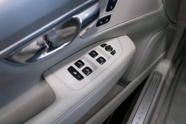 Volvo S90 – Image 38