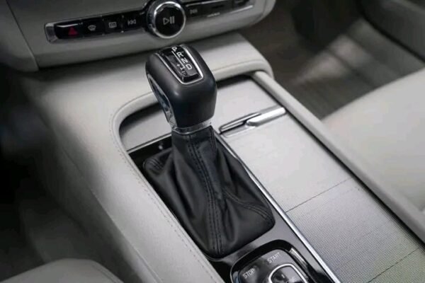 Volvo S90 – Image 23