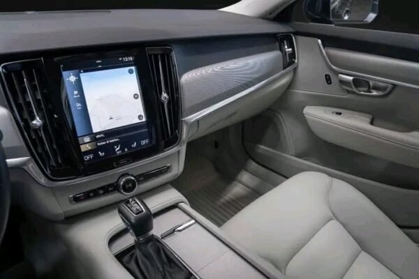 Volvo S90 – Image 36