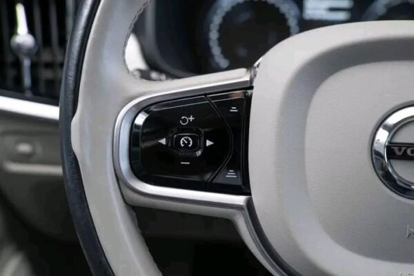 Volvo S90 – Image 24