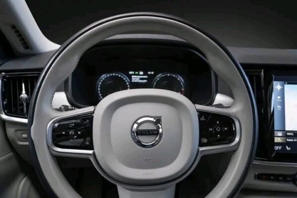 Volvo S90 – Image 26