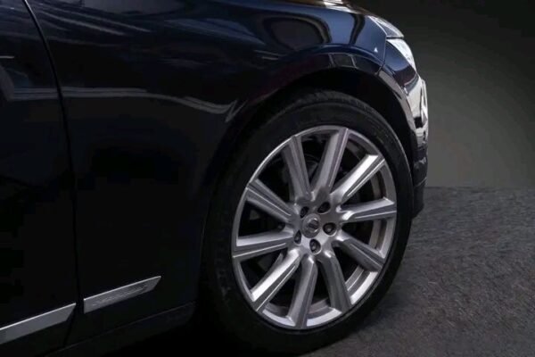 Volvo S90 – Image 33