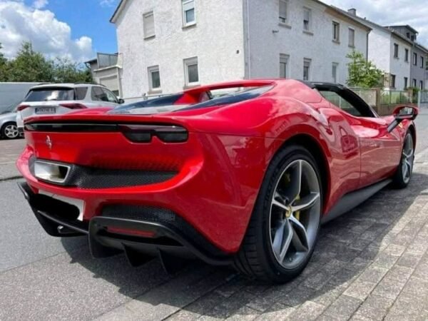 Ferrari 296 GTS Spider – Image 3