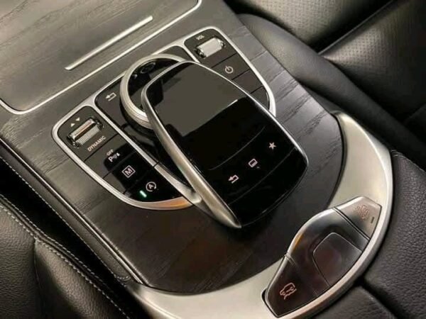 Mercedes GLC – Image 9
