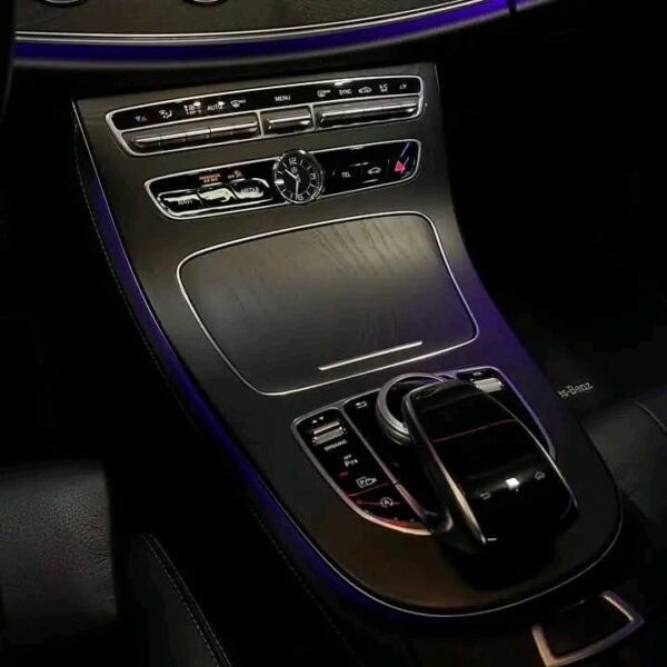 Mercedes Benz E-Class – Image 13