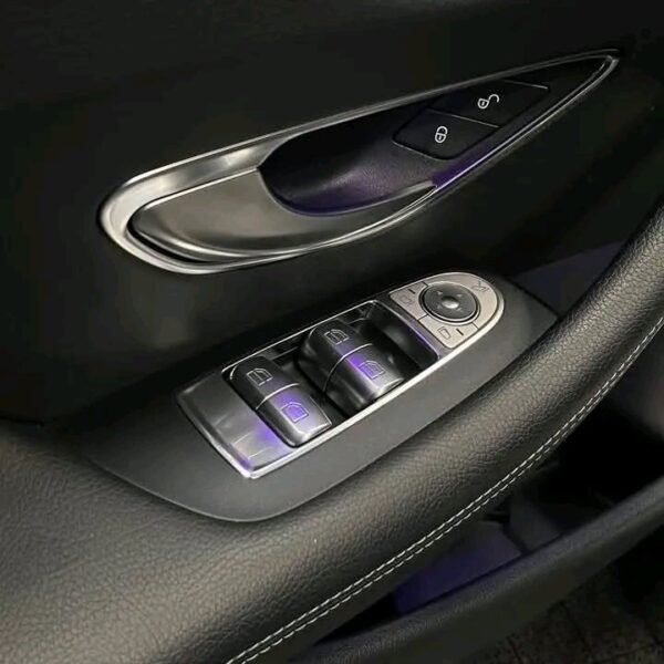 Mercedes Benz E-Class – Image 2