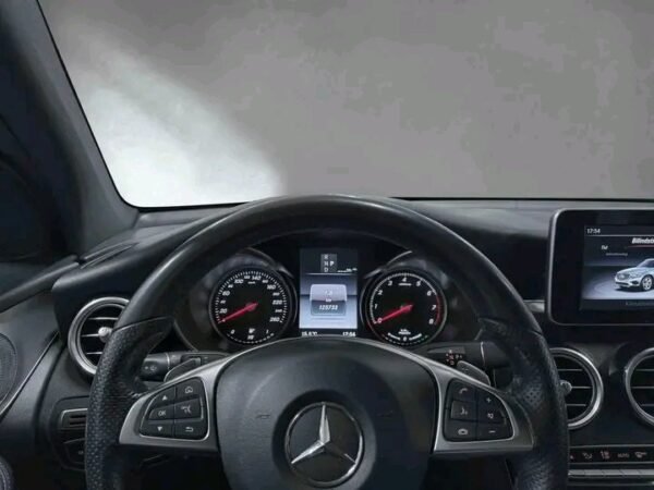 Mercedes-Benz GLC – Image 9