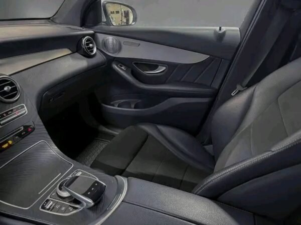 Mercedes-Benz GLC – Image 7