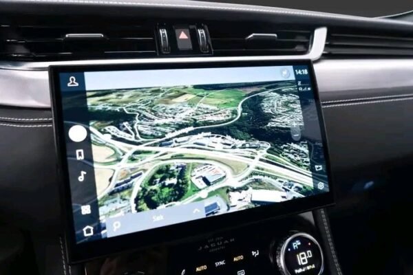 Jaguar F-PACE - Image 5