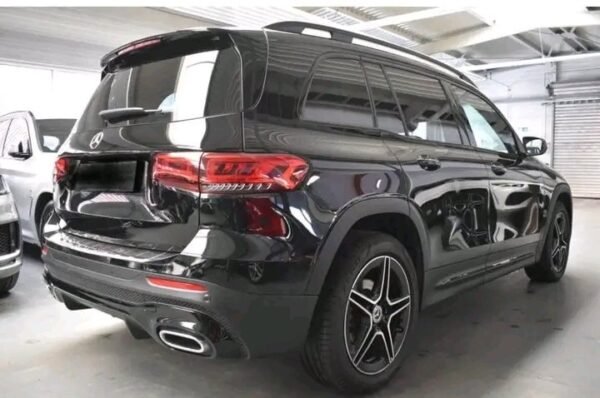 Mercedes-Benz GLB – Image 14