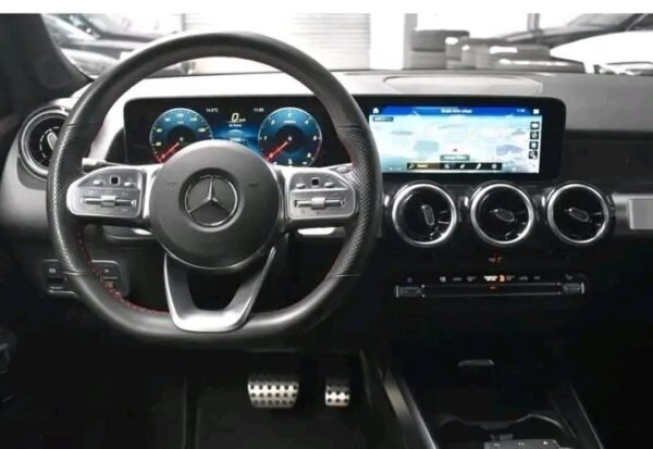 Mercedes-Benz GLB – Image 10