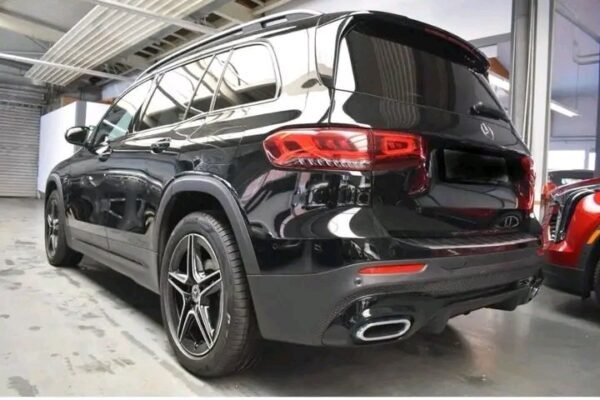 Mercedes-Benz GLB – Image 12