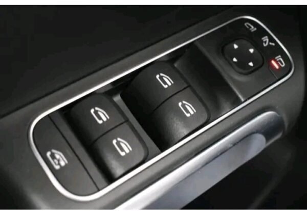 Mercedes-Benz GLB – Image 2