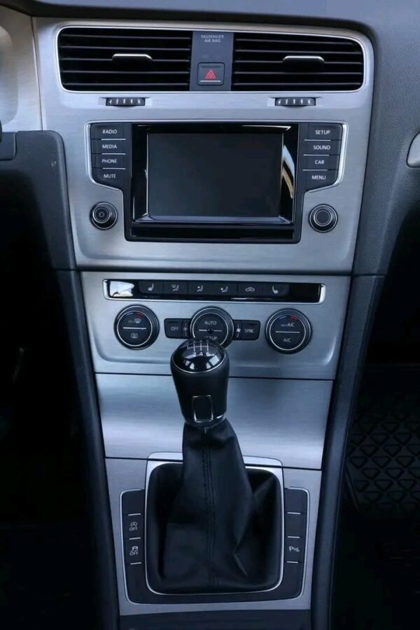 Volkswagen Golf – Image 18