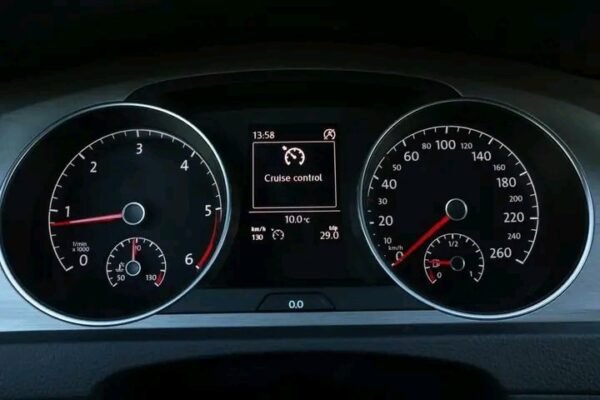 Volkswagen Golf – Image 9