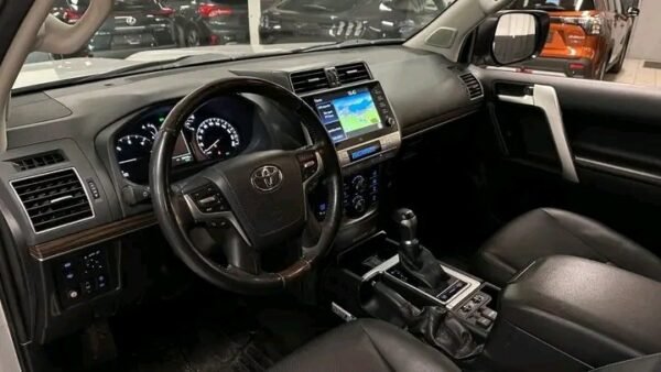 Toyota Land Cruiser – Image 13