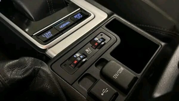 Toyota Land Cruiser – Image 12