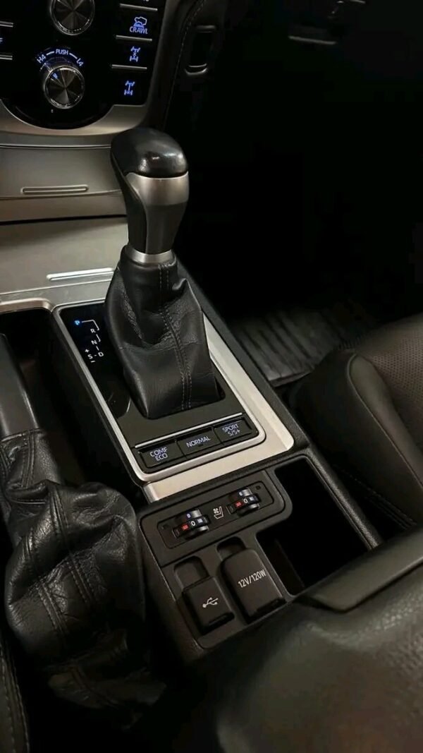 Toyota Land Cruiser – Image 16