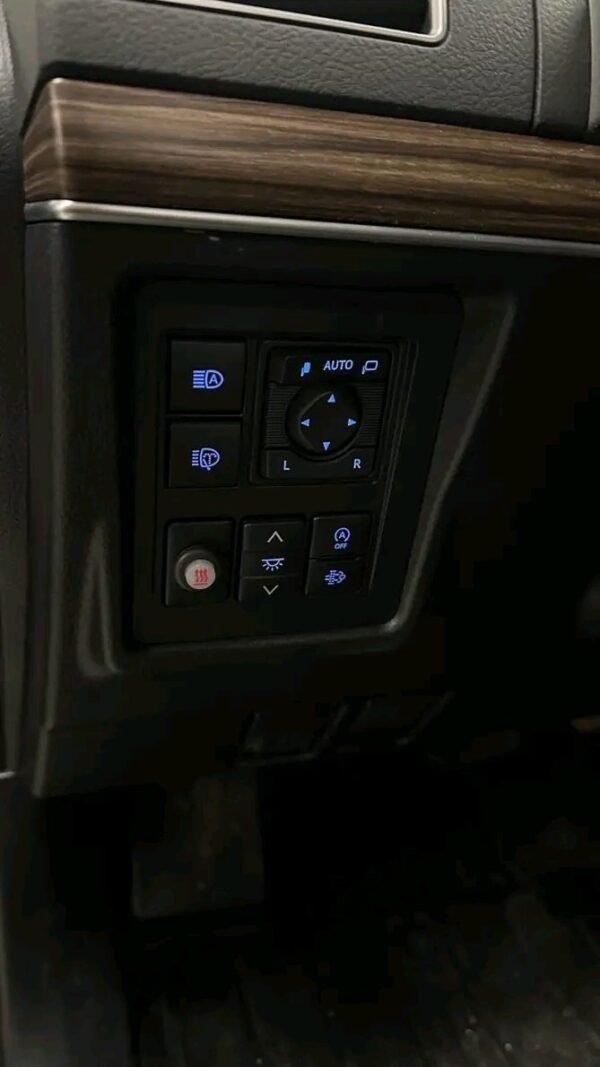 Toyota Land Cruiser – Image 29