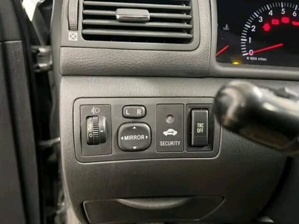 Toyota Corolla – Image 13