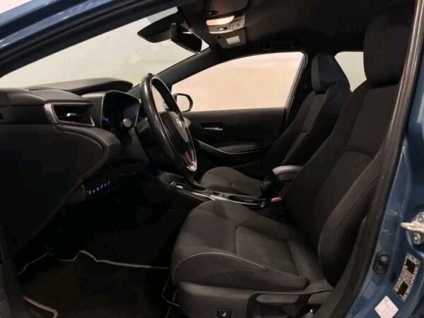 Toyota Corolla – Image 9