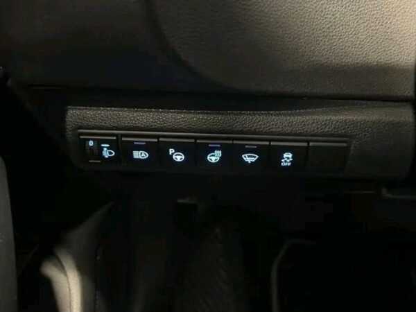 Toyota Corolla – Image 4