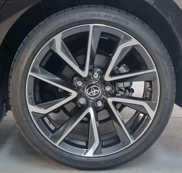 TOYOTA COROLLA HYBRID – Image 9