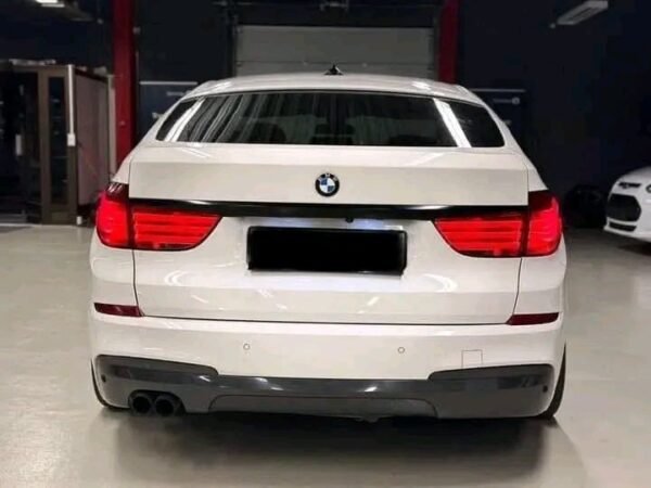 BMW 5 Series – Image 10