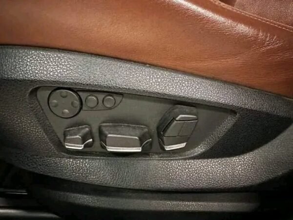BMW 5 Series – Image 7