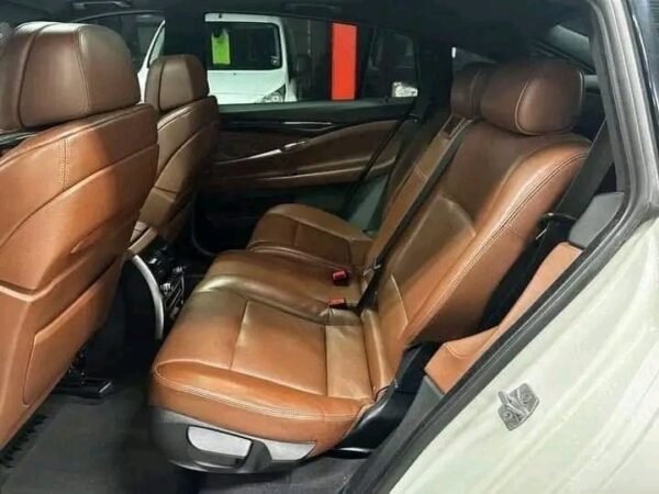 BMW 5 Series – Image 30