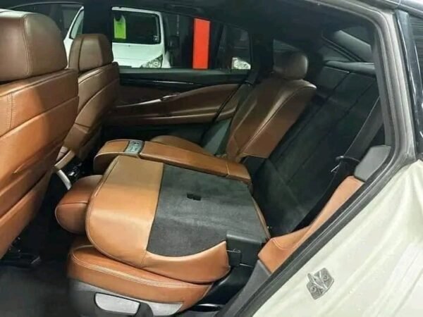 BMW 5 Series – Image 32