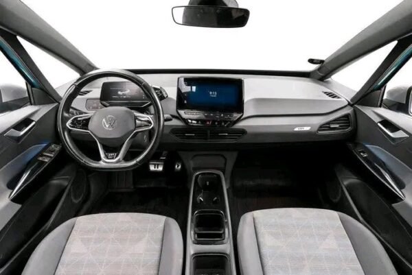 Volkswagen Golf – Image 11