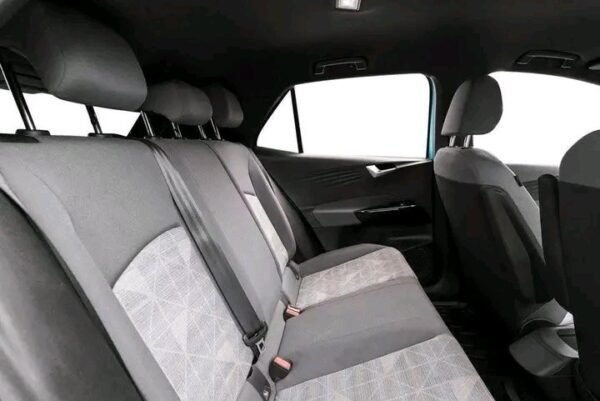Volkswagen Golf – Image 10