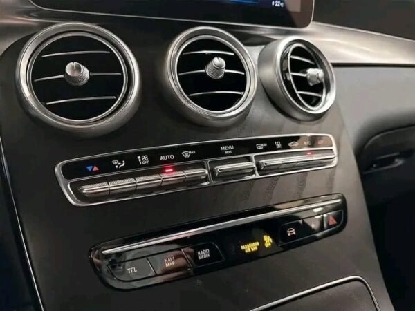 Mercedes-Benz GLC – Image 13