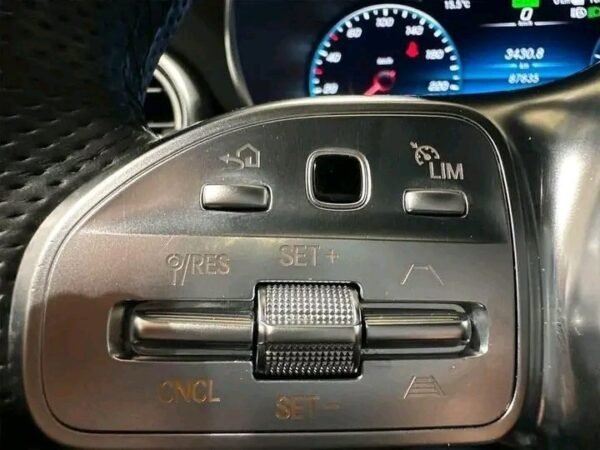 Mercedes-Benz GLC – Image 22