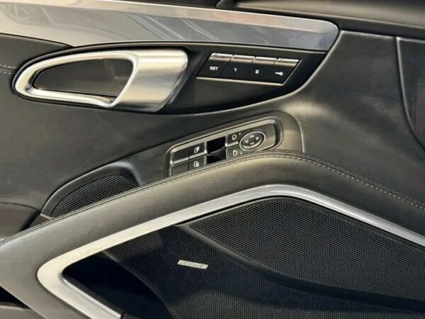 Porsche 911 CARERRA – Image 23