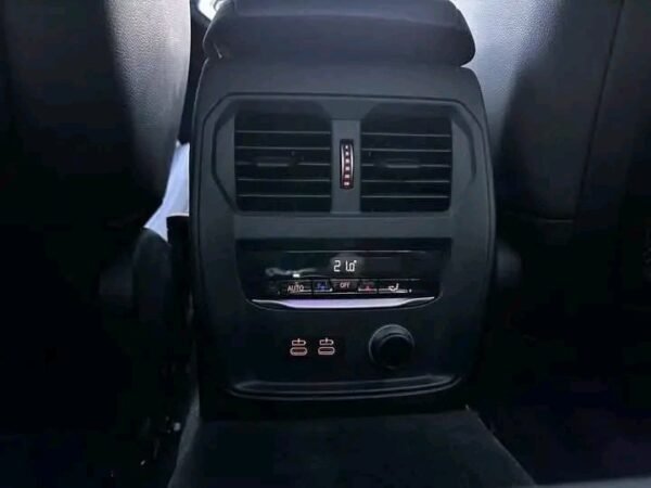 BMW 3 Series 330D – Image 3