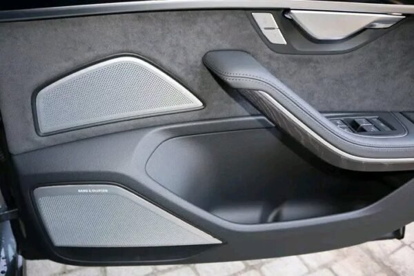 Audi A8L – Image 4