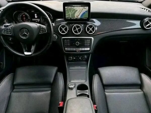 Mercedes-Benz GLA – Image 12