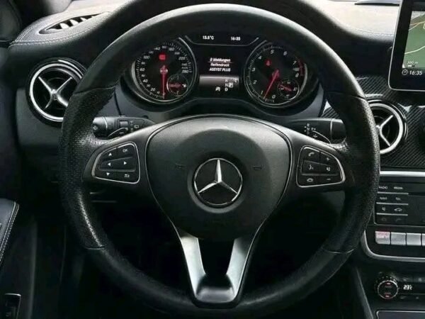 Mercedes-Benz GLA – Image 4