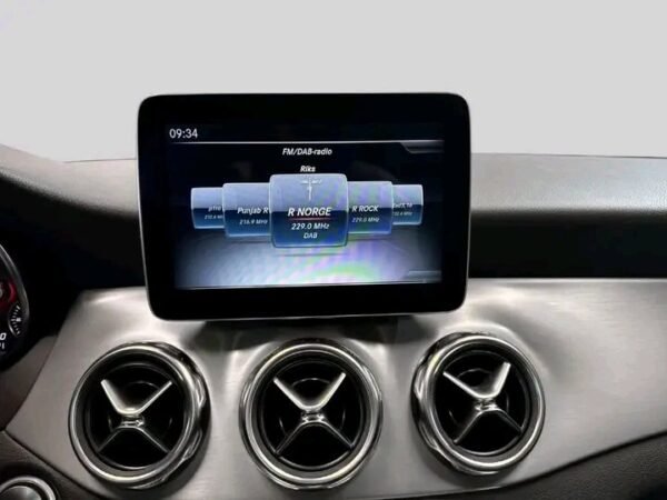 Mercedes-Benz GLA – Image 16