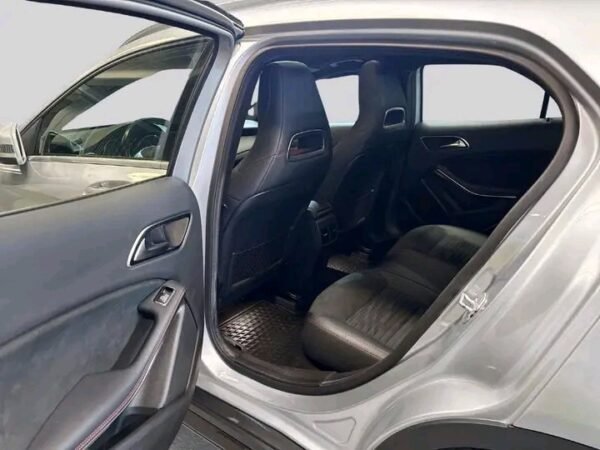 Mercedes-Benz GLA – Image 11