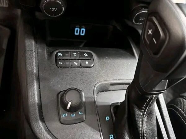 Ford Ranger – Image 11