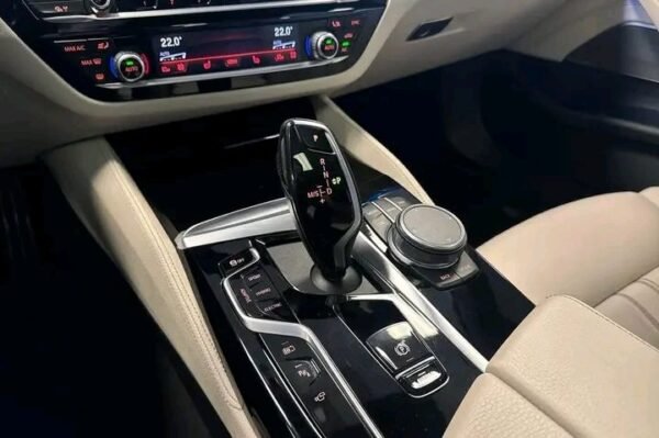 BMW 5-series – Image 32