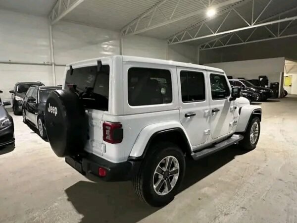 Jeep Wrangler – Image 12